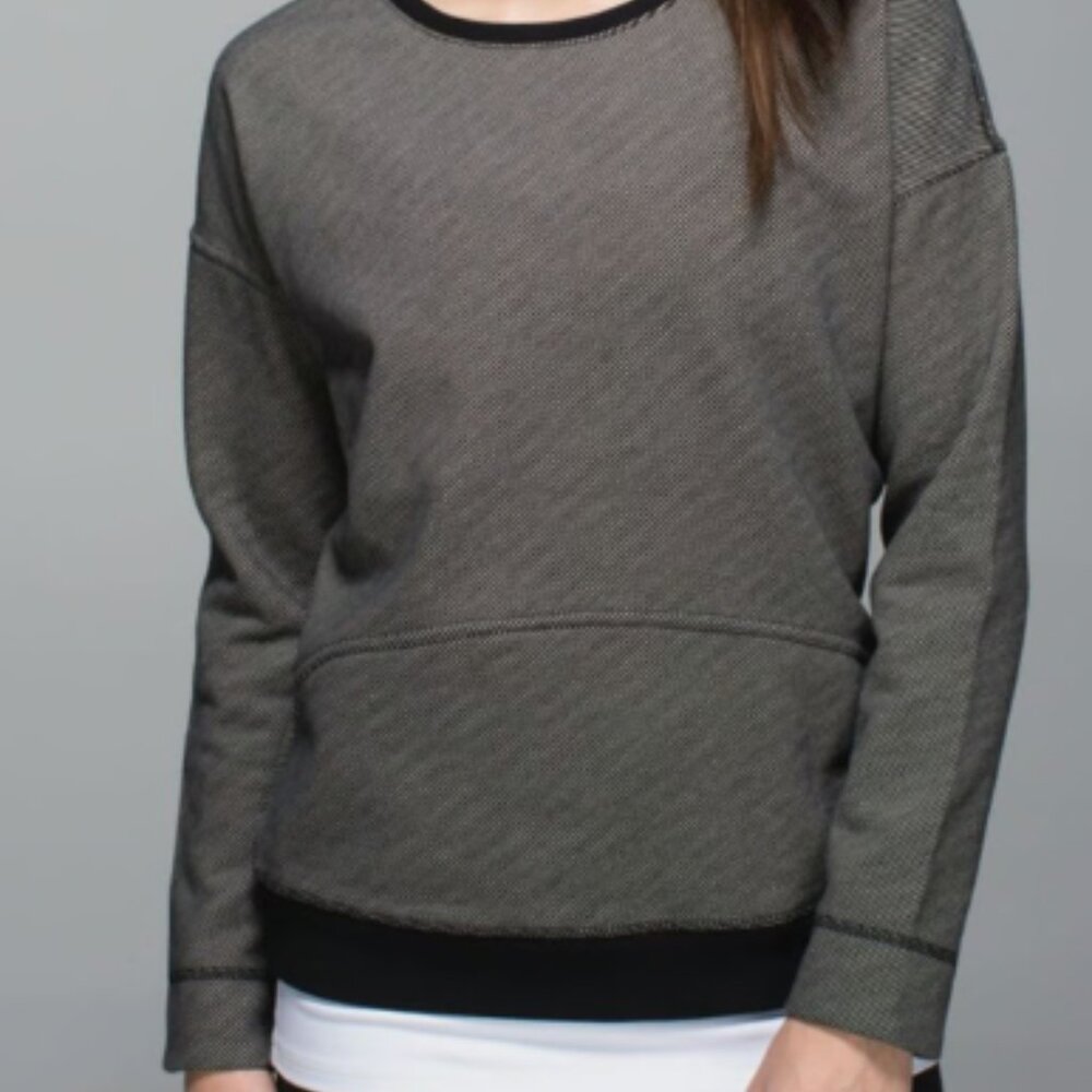 Lululemon Women's Black and White Sweatshirt